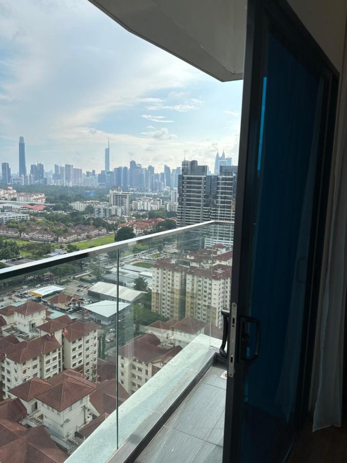 Reizz Residence By Leo Suites Kuala Lumpur Buitenkant foto