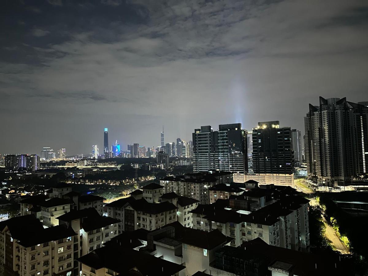 Reizz Residence By Leo Suites Kuala Lumpur Buitenkant foto
