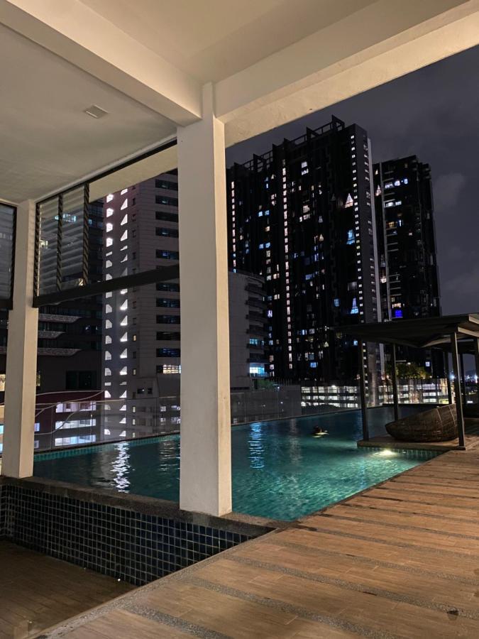 Reizz Residence By Leo Suites Kuala Lumpur Buitenkant foto